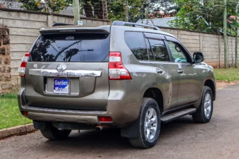 Toyota Landcruiser Prado   - 2015