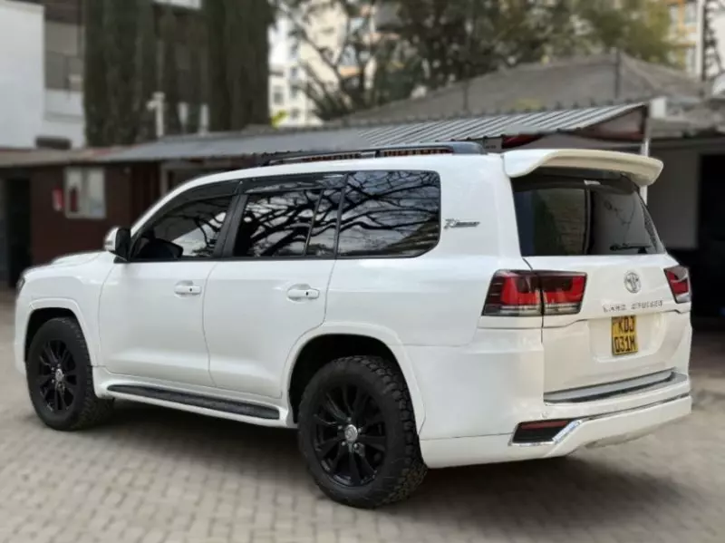 TOYOTA Land Cruiser - 2014