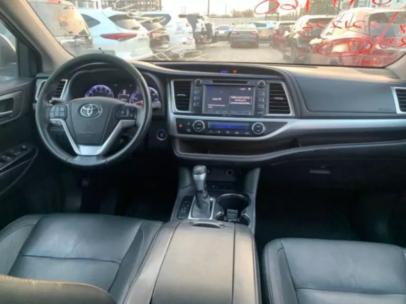 Toyota Highlander   - 2014