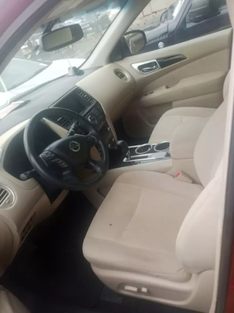 Nissan Pathfinder   - 2016