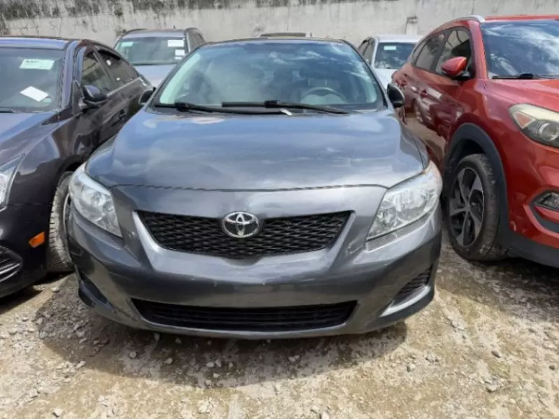TOYOTA Corolla   - 2010