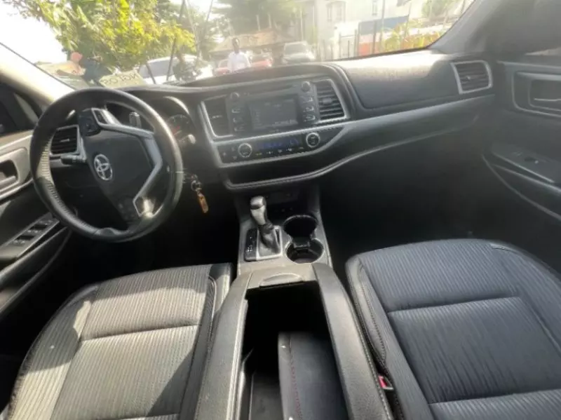 TOYOTA Highlander - 2015