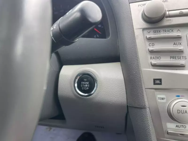 TOYOTA Camry   - 2010