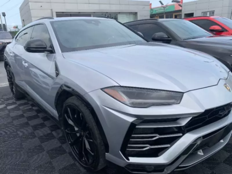 Lamborghini Urus   - 2020