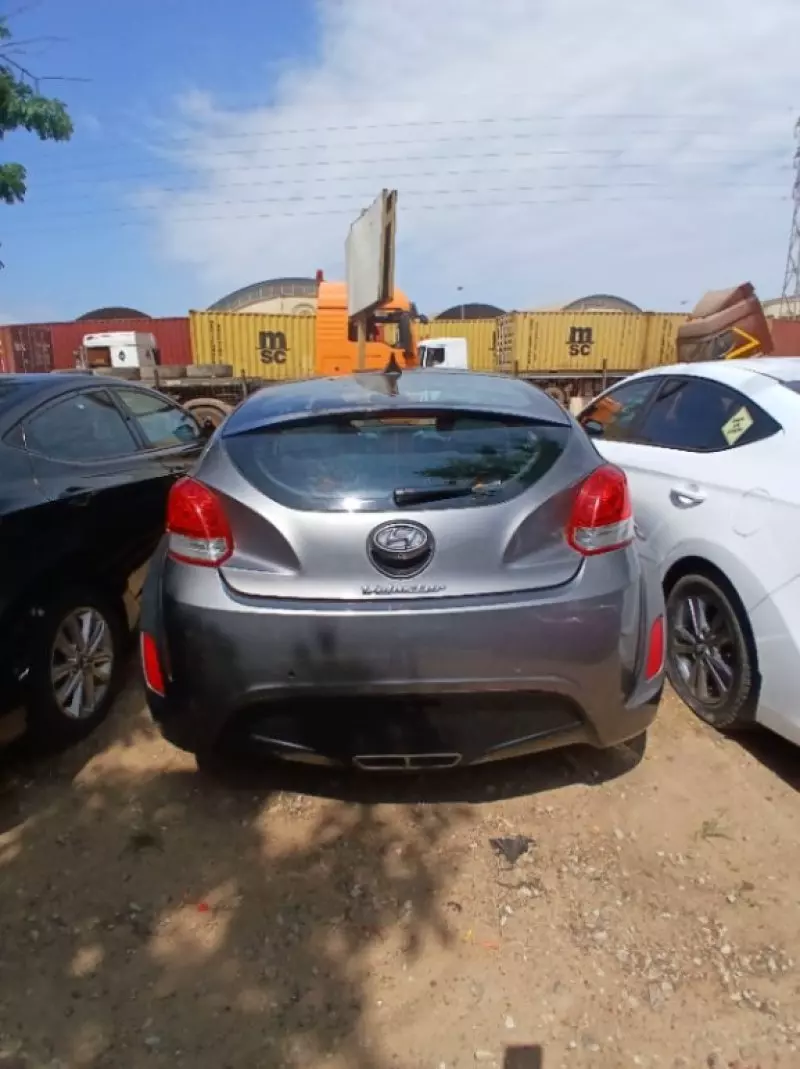 Hyundai Veloster   - 2016