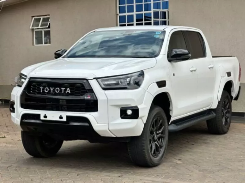 Toyota Hilux   - 2022