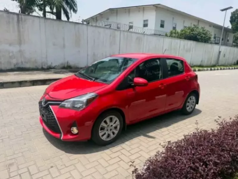 TOYOTA yaris   - 2015