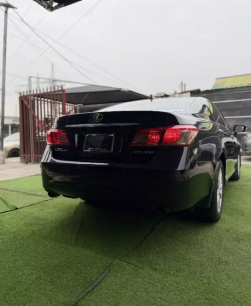 Lexus ES 350   - 2011