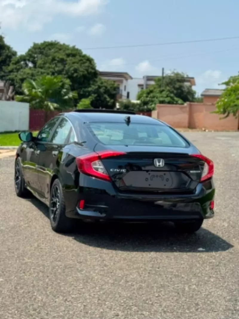 Honda Civic   - 2017