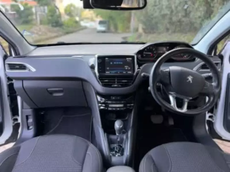 Peugeot 208   - 2018