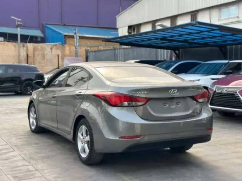 Hyundai Elantra   - 2014