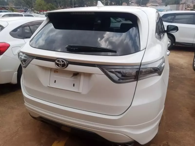 TOYOTA Harrier   - 2016