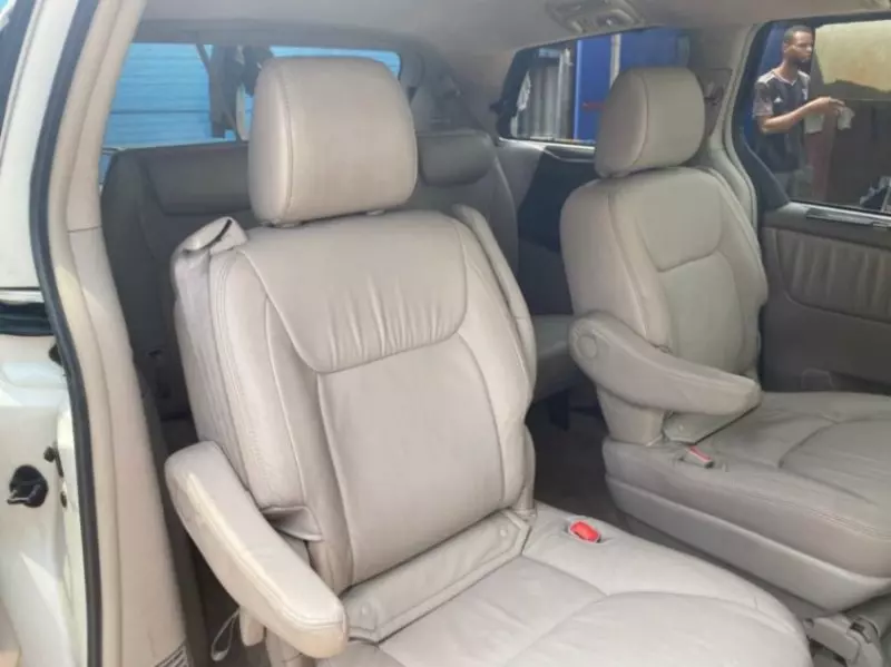 Toyota Sienna   - 2009