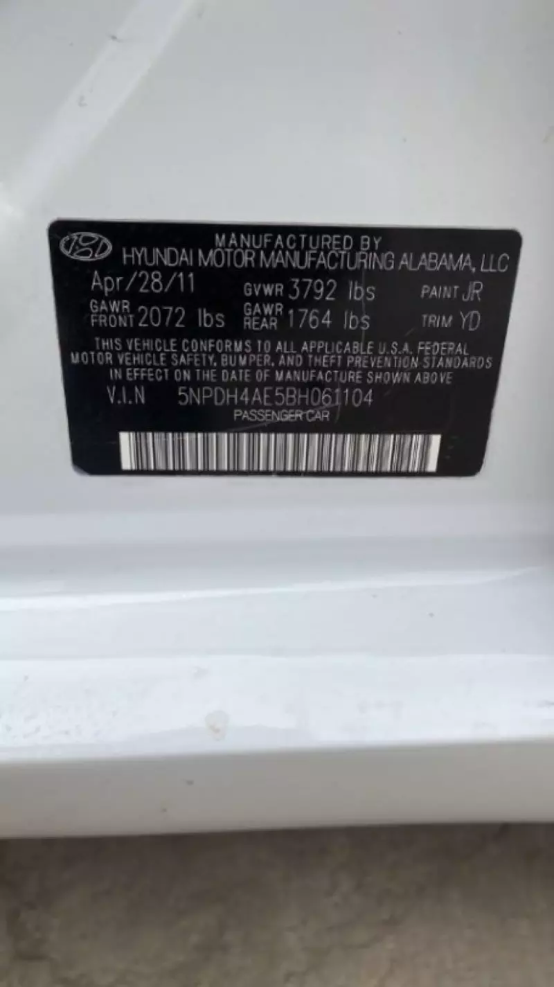 Hyundai Elantra - 2011