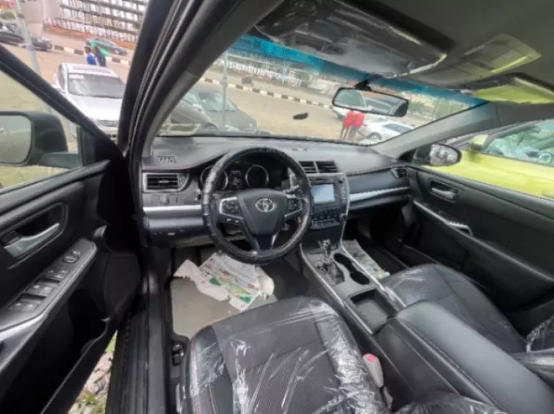 TOYOTA Camry - 2017