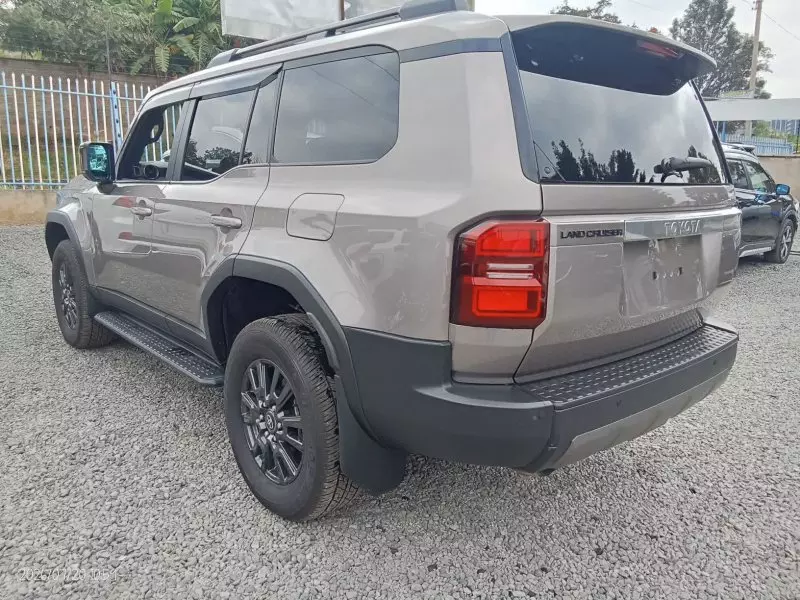 TOYOTA Landcruiser Prado - 2024
