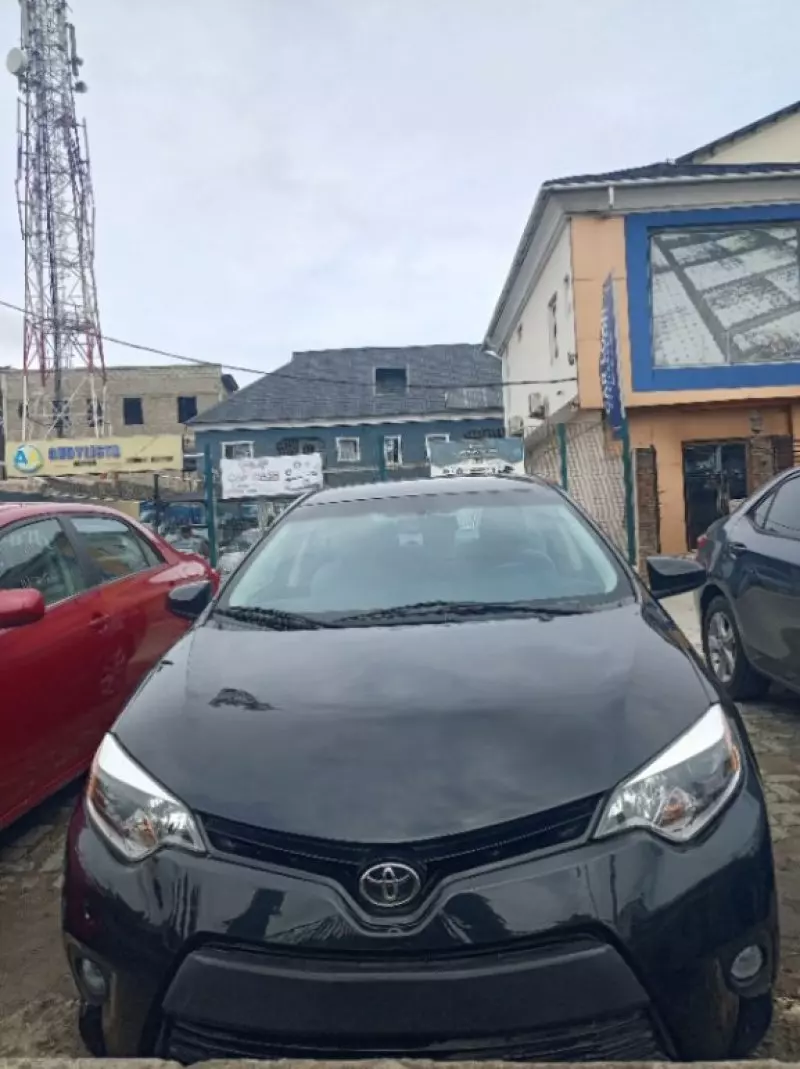 Toyota Corolla   - 2014
