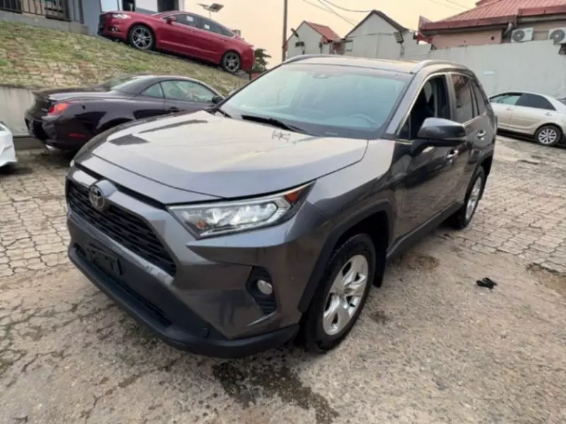 Toyota RAV4   - 2019