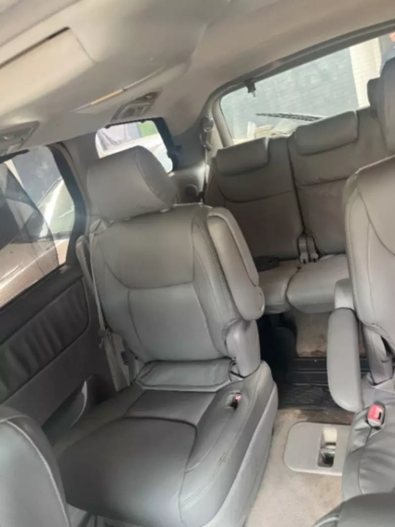 TOYOTA Sienna   - 2004