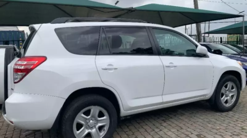 Toyota RAV 4   - 2012