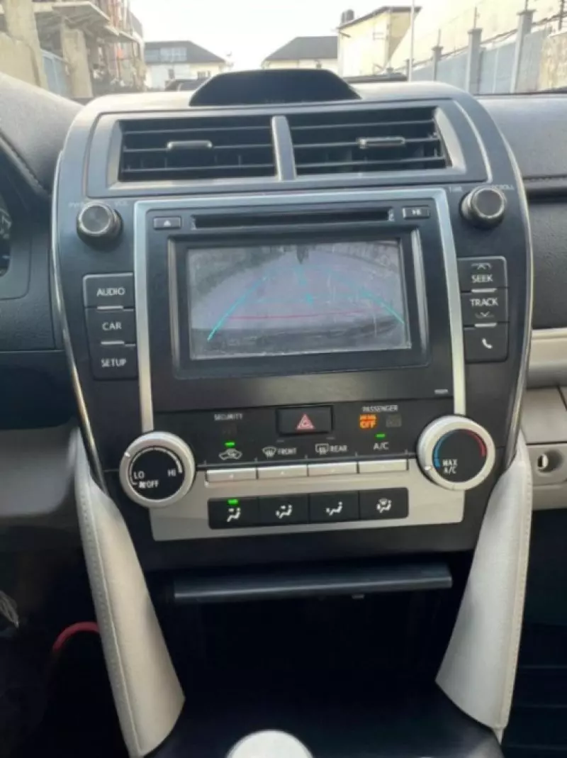 Toyota Camry   - 2014