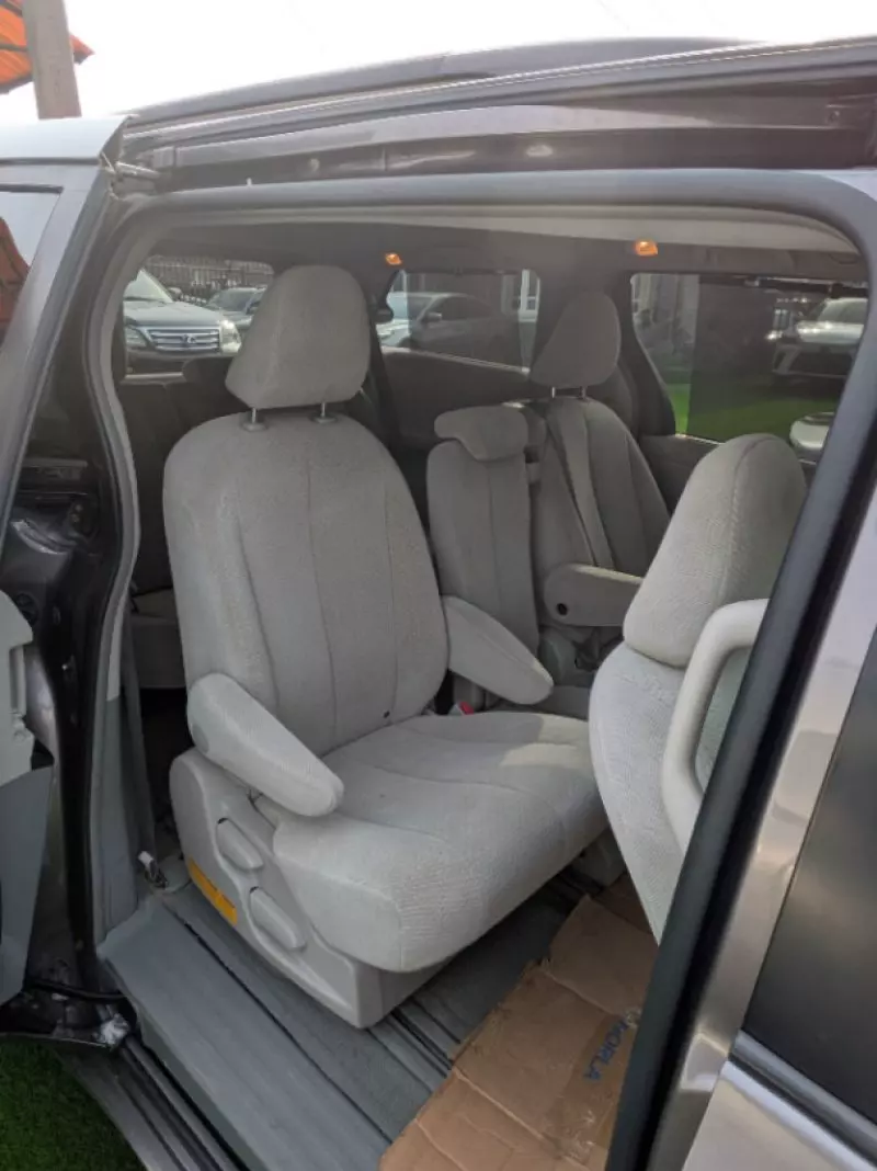 Toyota Sienna   - 2014