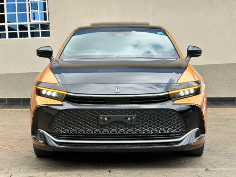 Toyota Crown    - 2022