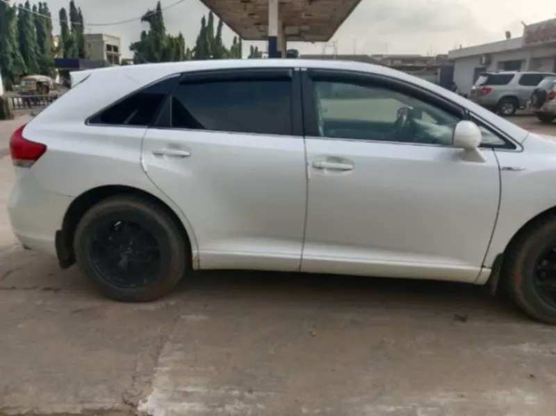 TOYOTA Venza   - 2012