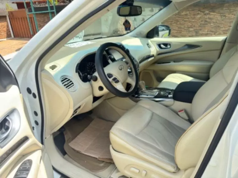 Nissan Infiniti   - 2014