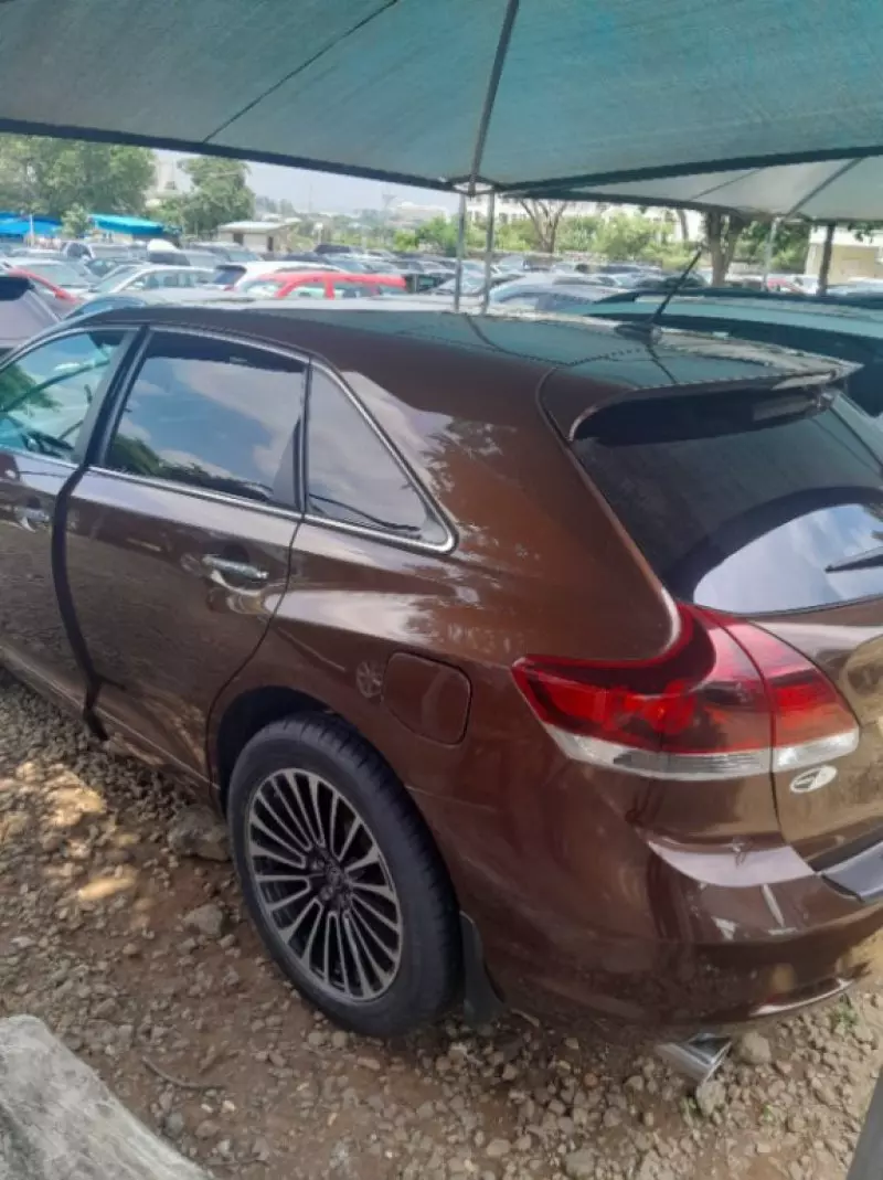 Toyota Venza   - 2015