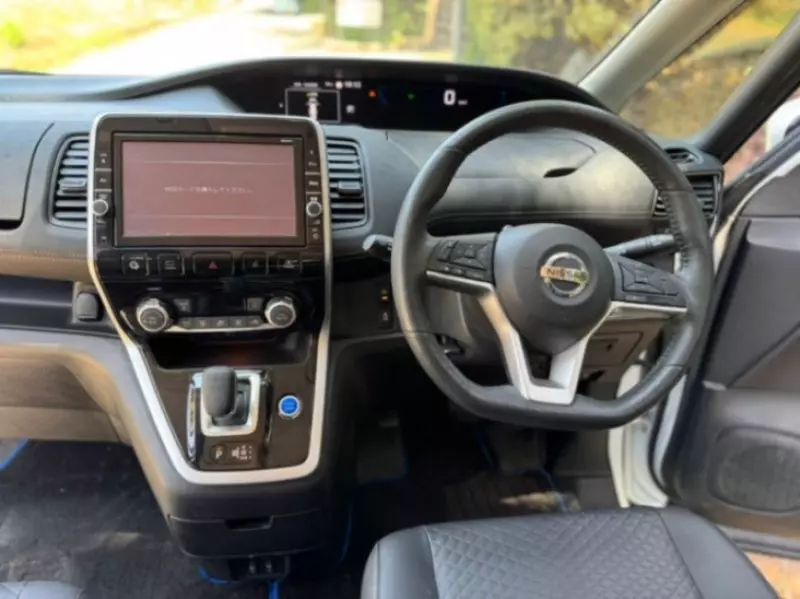 Nissan Serena   - 2019
