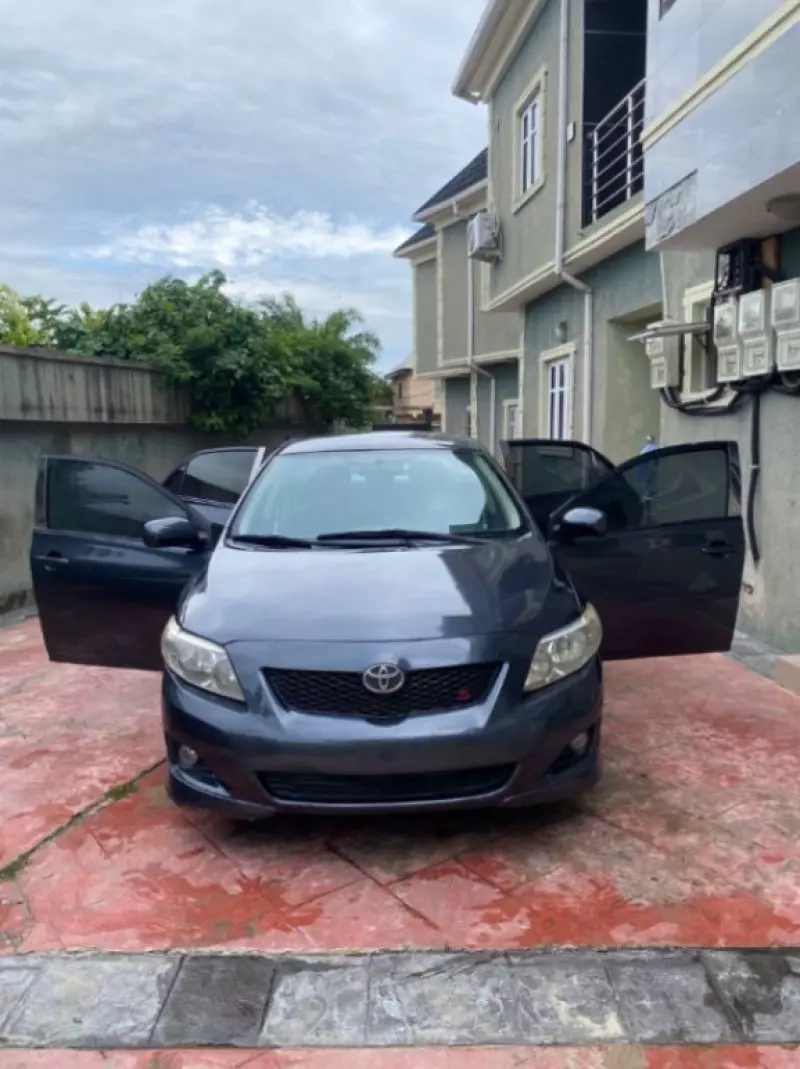 TOYOTA Corolla - 2009