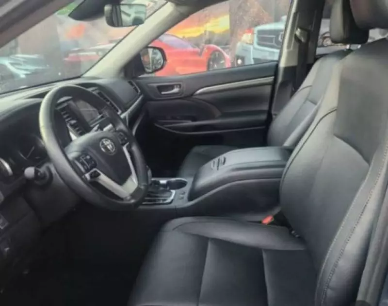 Toyota Highlander   - 2017
