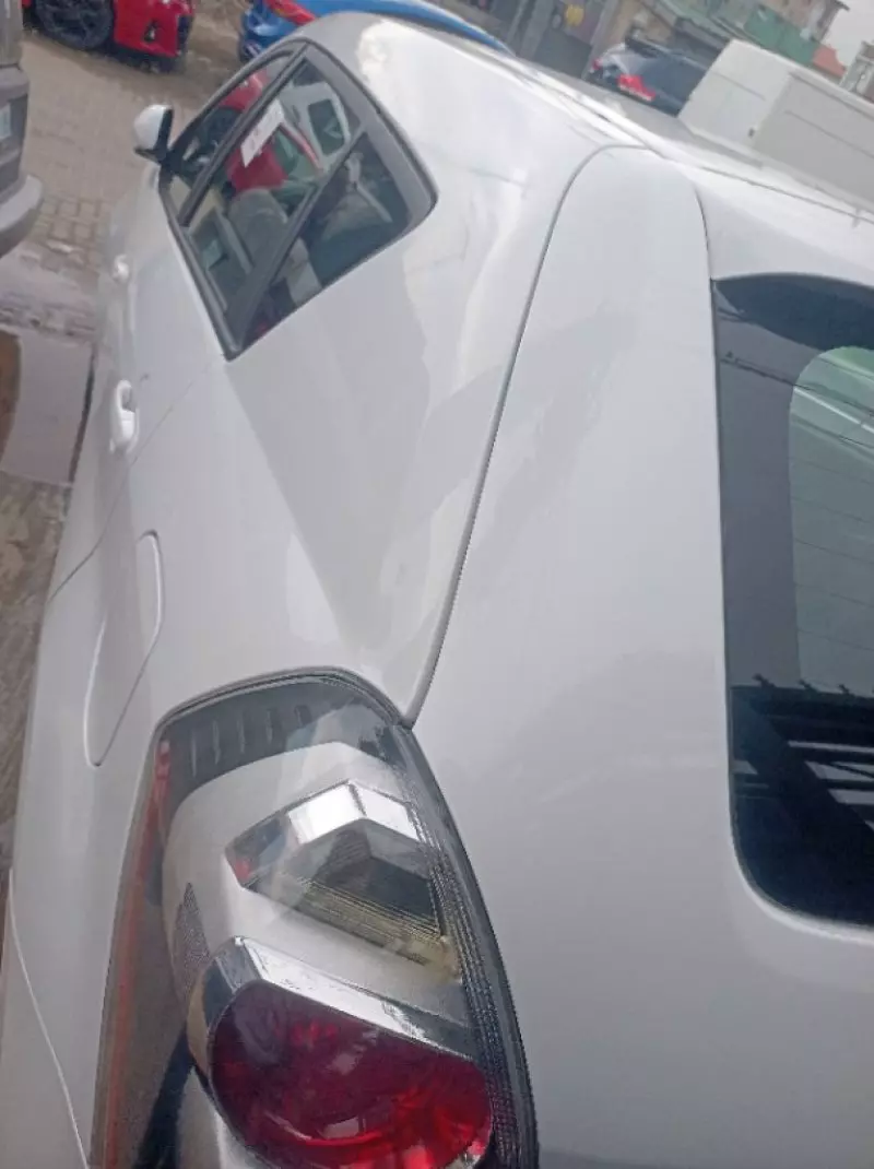 Pontiac Vibe   - 2010