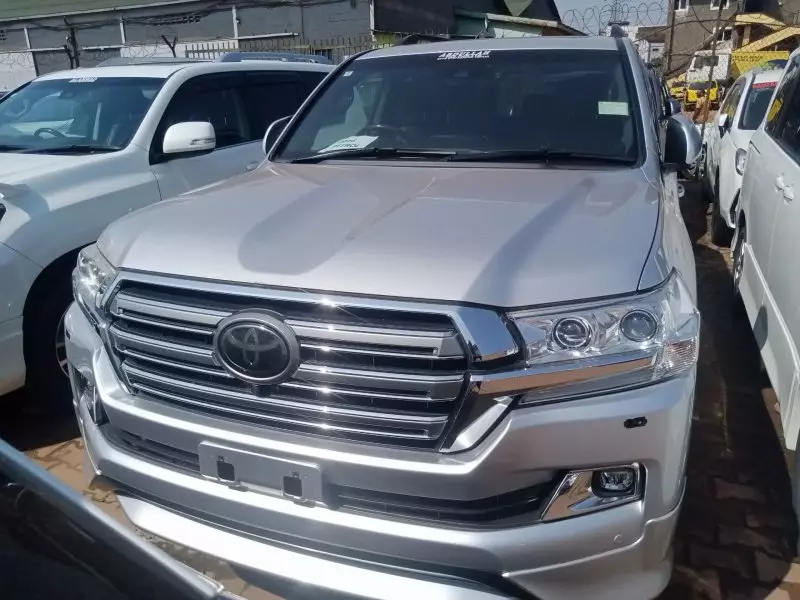 Toyota Landcruiser V8 - 2016