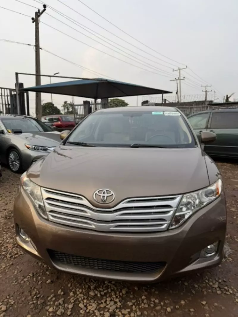Toyota Venza   - 2011