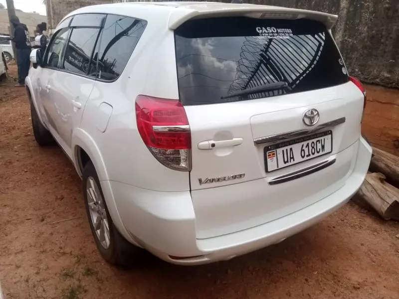 Toyota Vanguard    - 2010