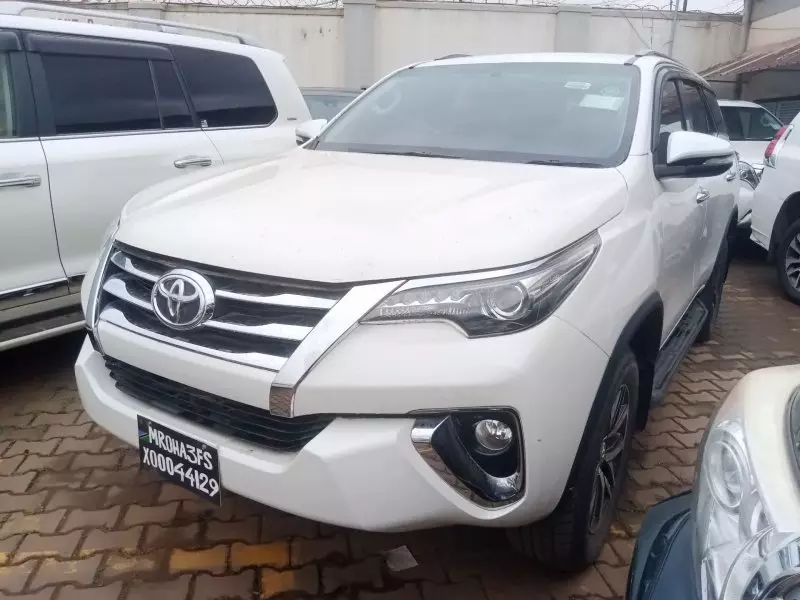 Toyota Fortuner   - 2017