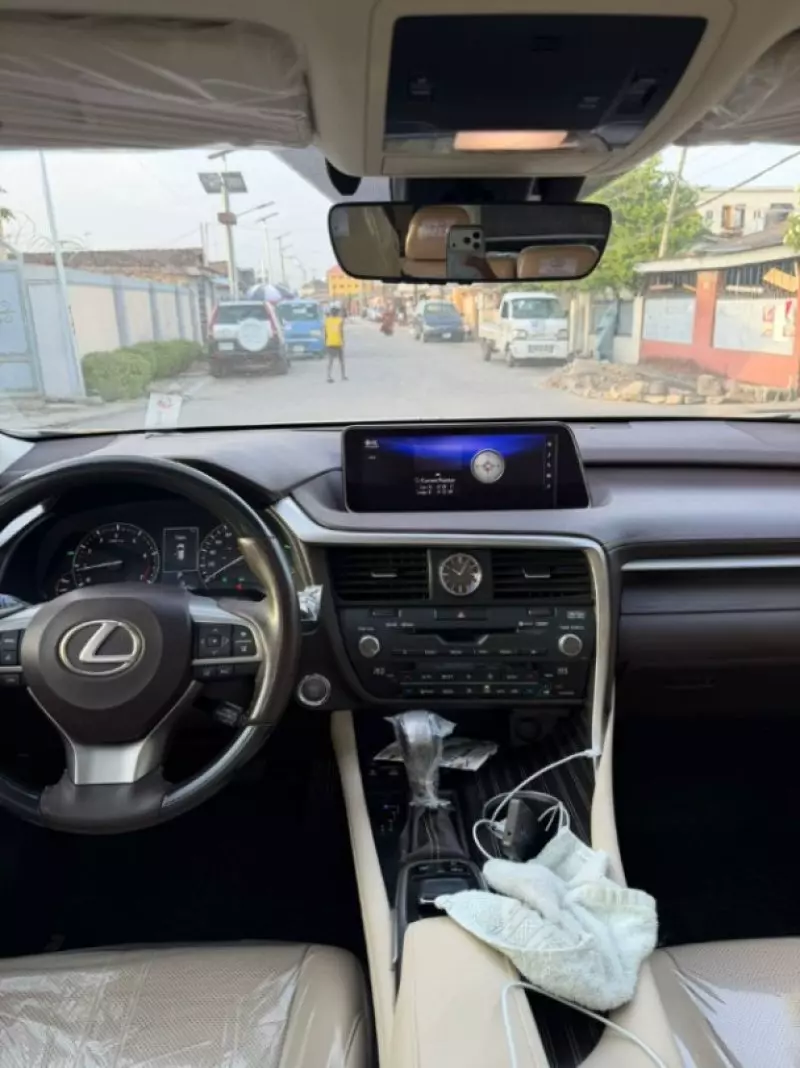 Lexus RX   - 2017