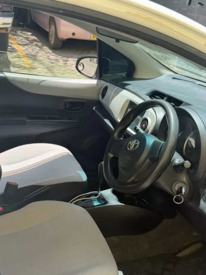 Toyota Vitz   - 2014