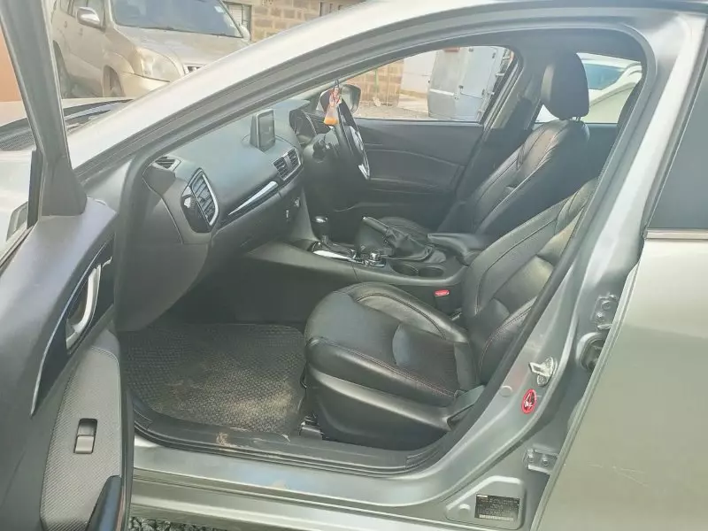 Mazda 3 - 2015