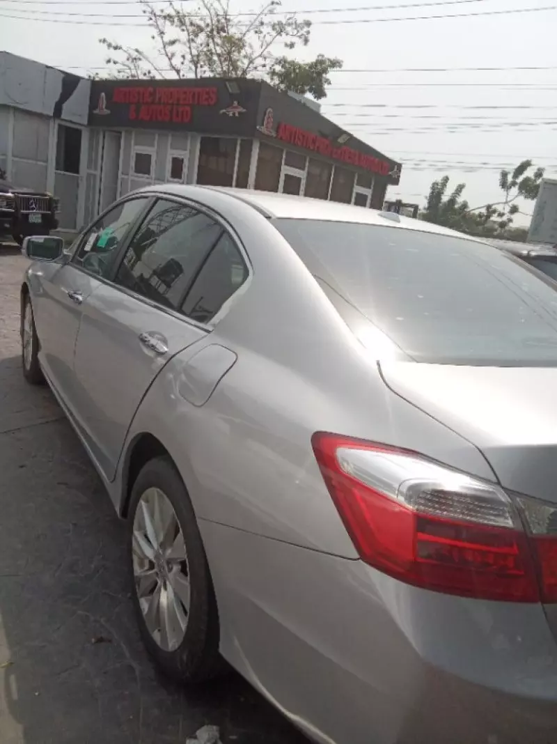 Honda Accord   - 2013