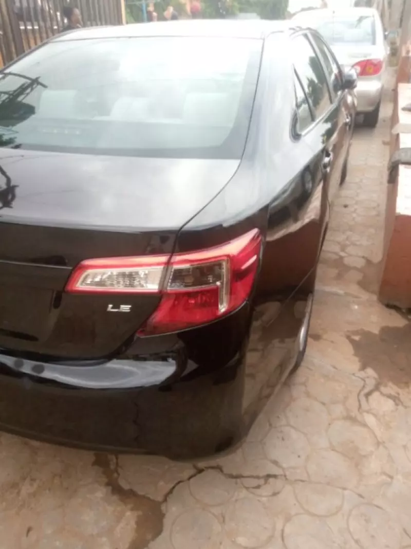 TOYOTA Camry - 2012