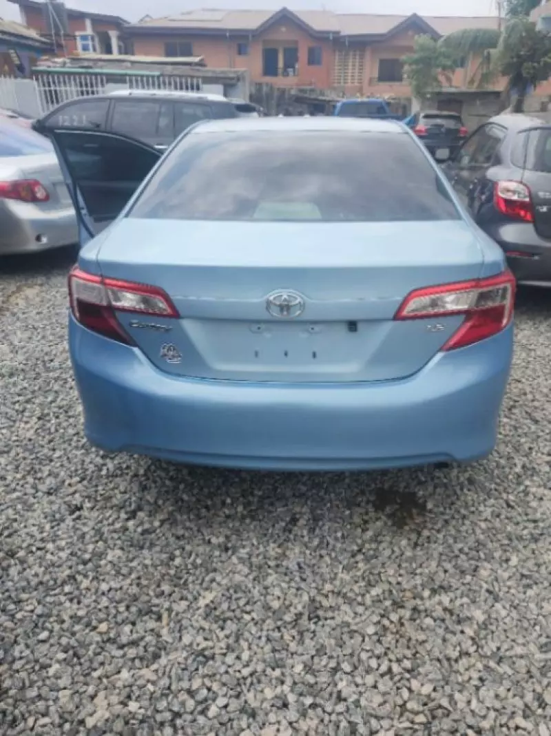 Toyota Camry   - 2012