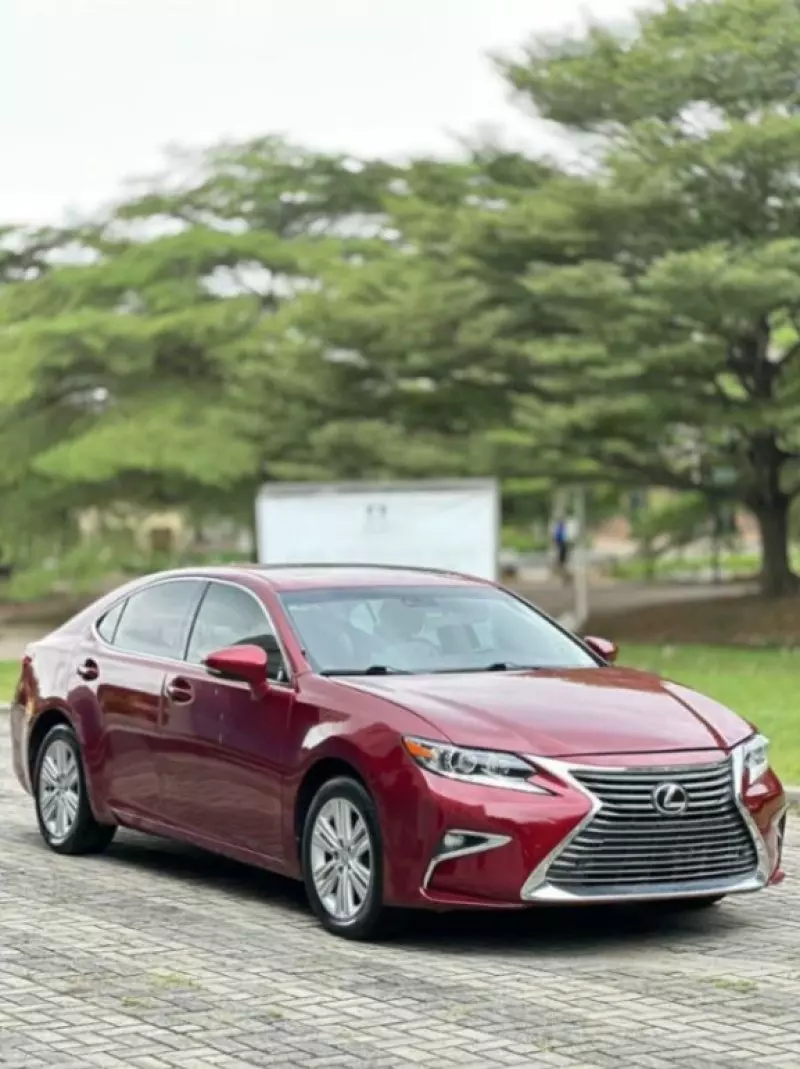 Lexus ES   - 2013
