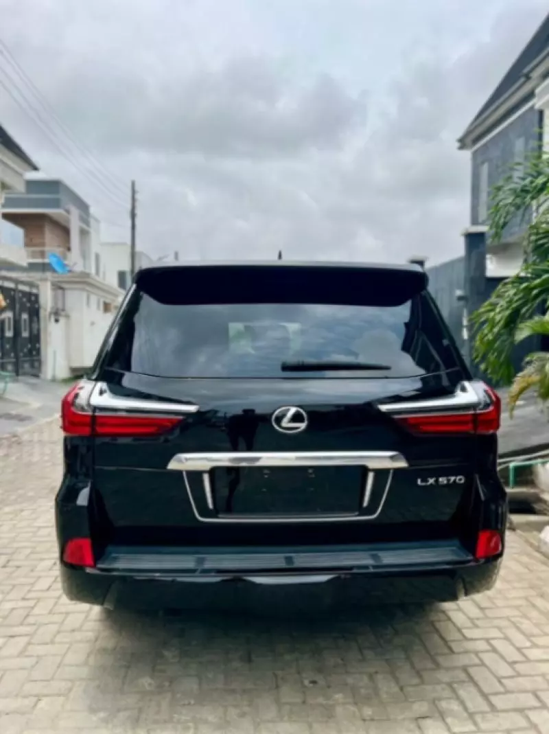 Lexus LX 570   - 2018