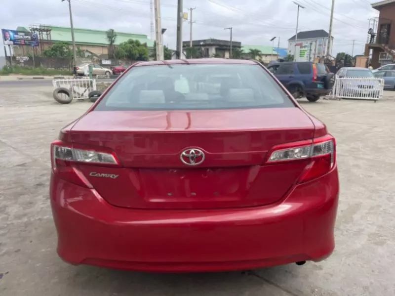 TOYOTA Camry   - 2012
