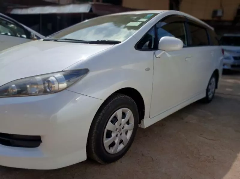 Toyota Wish   - 2010