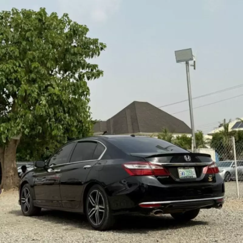 Honda Accord   - 2015