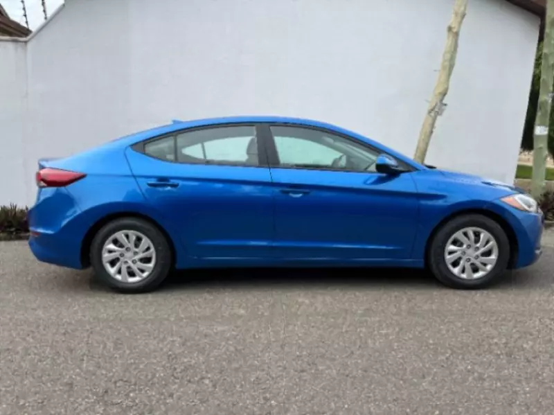 Hyundai Elantra   - 2017